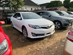 Toyota Camry SE 4dr Sedan (2.5L 4cyl 6A) 2012 White