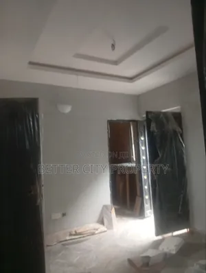 2bdrm Apartment in Alimosho Lagos, Akowonjo for rent