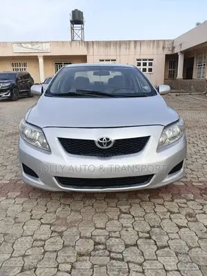 Toyota Corolla LE 4dr Sedan (1.8L 4cyl 4A) 2010 Silver