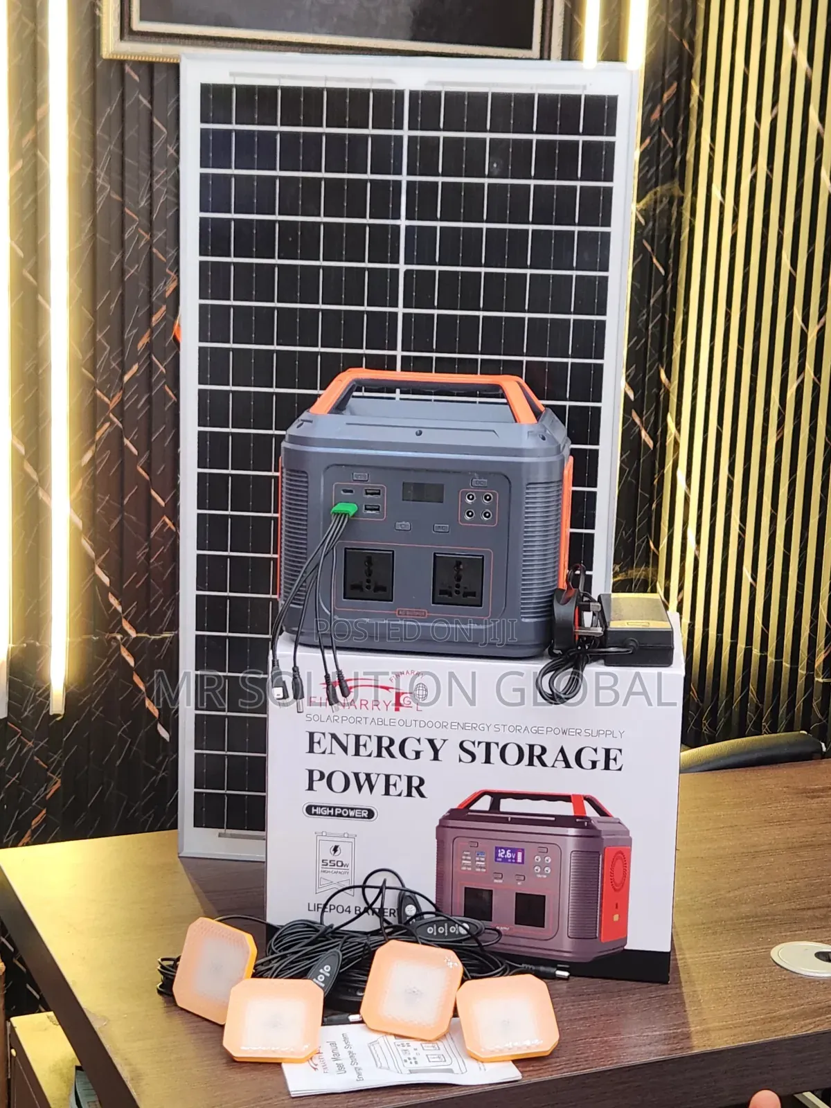 350W Lithium Solar Generator With Solar Panel & 4 Bulbs