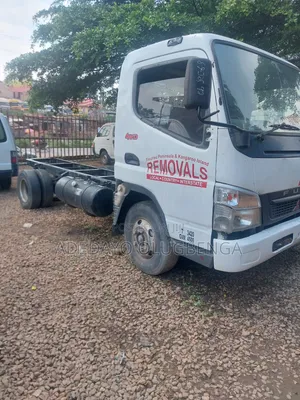 Mitsubishi Fuso Canter 2002 White