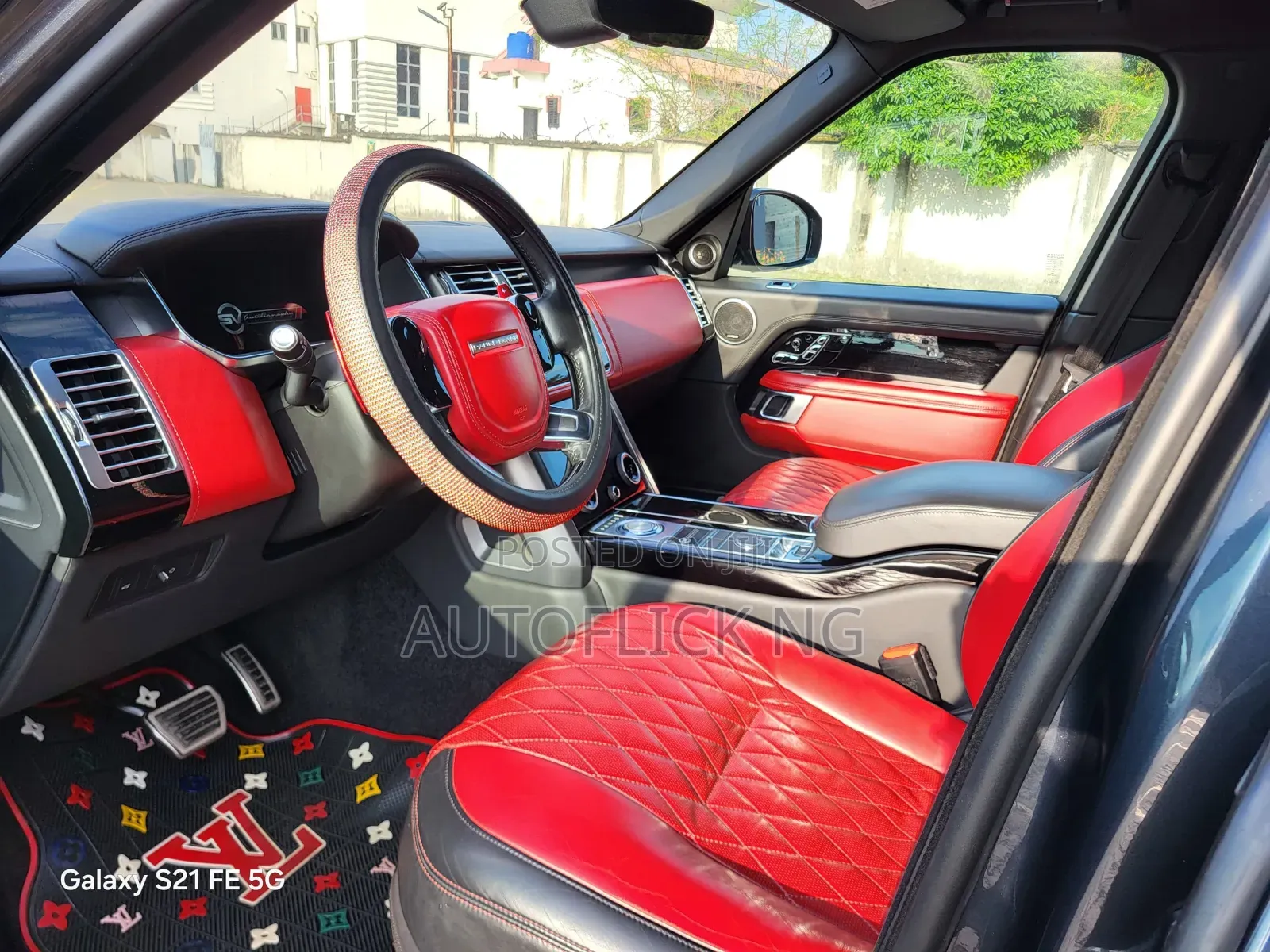 Land Rover Range Rover Vogue 2022 Black