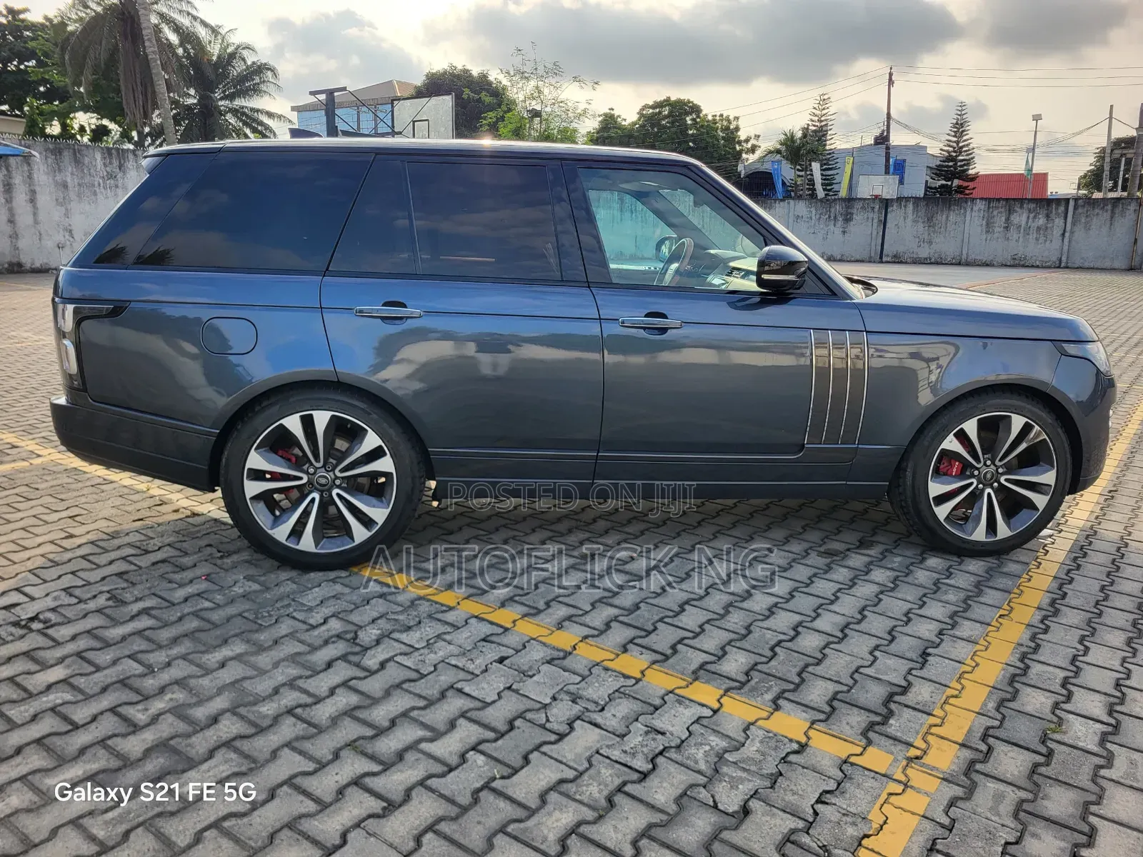 Land Rover Range Rover Vogue 2022 Black