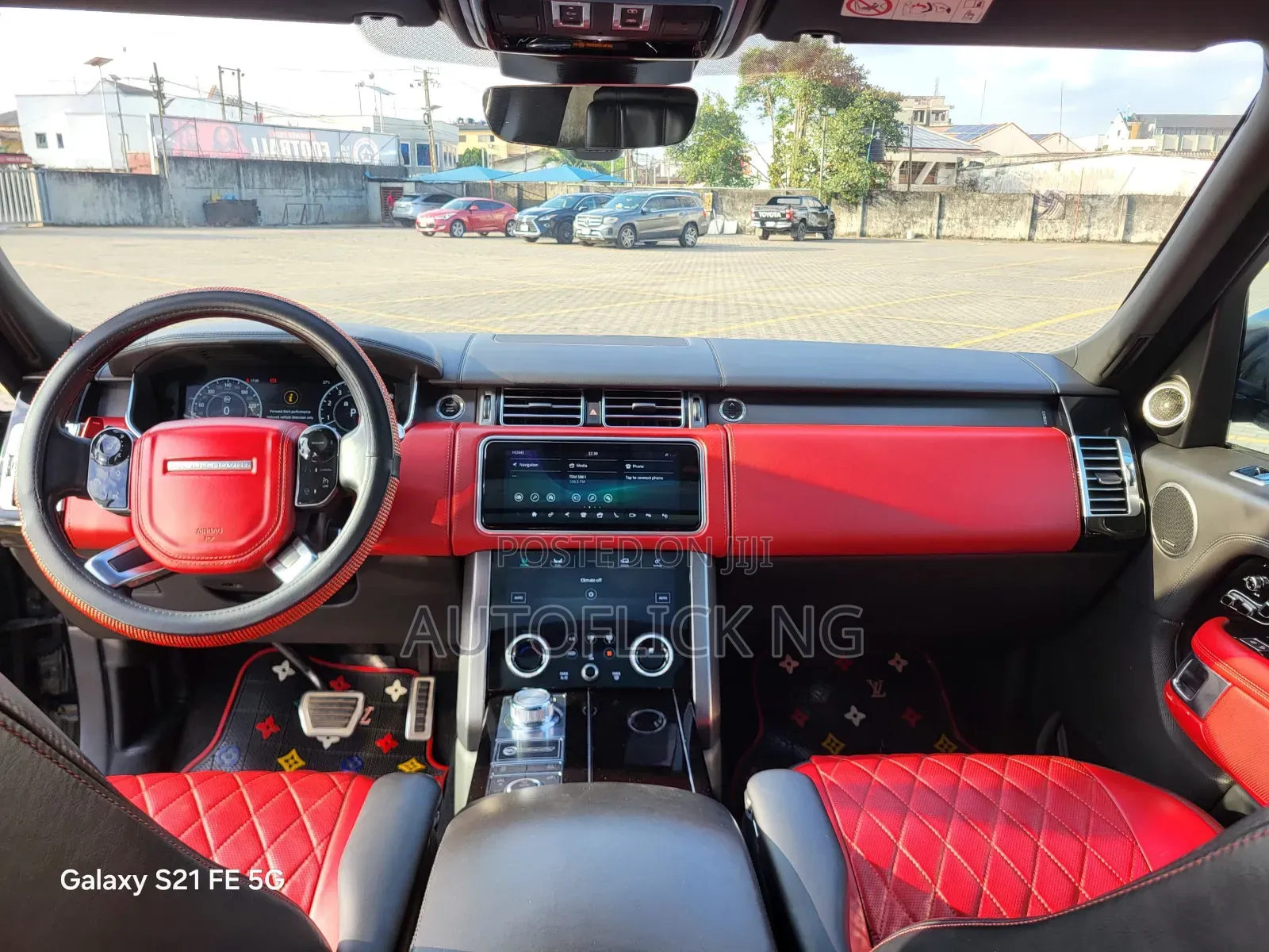 Land Rover Range Rover Vogue 2022 Black