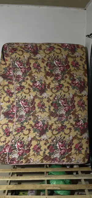 6x6x8 Inches Used Mattress – Very Good Condition