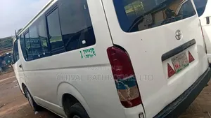 Toyota HiAce 2008 White