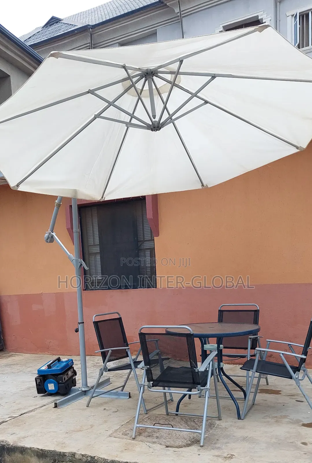 Outdoor Cantilever Umbrella