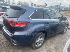 Toyota Highlander Limited 2019 Blue