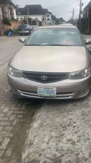 Toyota Solara 2000 Gold
