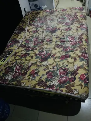 6x6x8 Inches Used Mattress – Very Good Condition