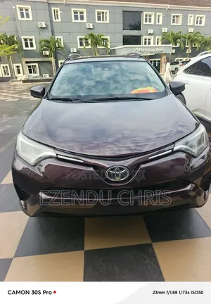 Toyota RAV4 2017 Maroon
