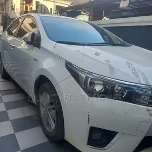 Toyota Corolla 2015 White