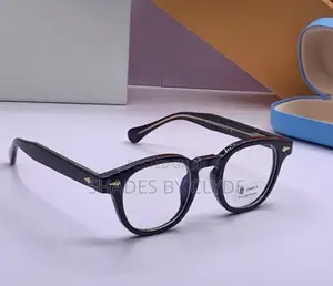 **Chic Round Eyeglass Frames – Trendy & Sophisticated