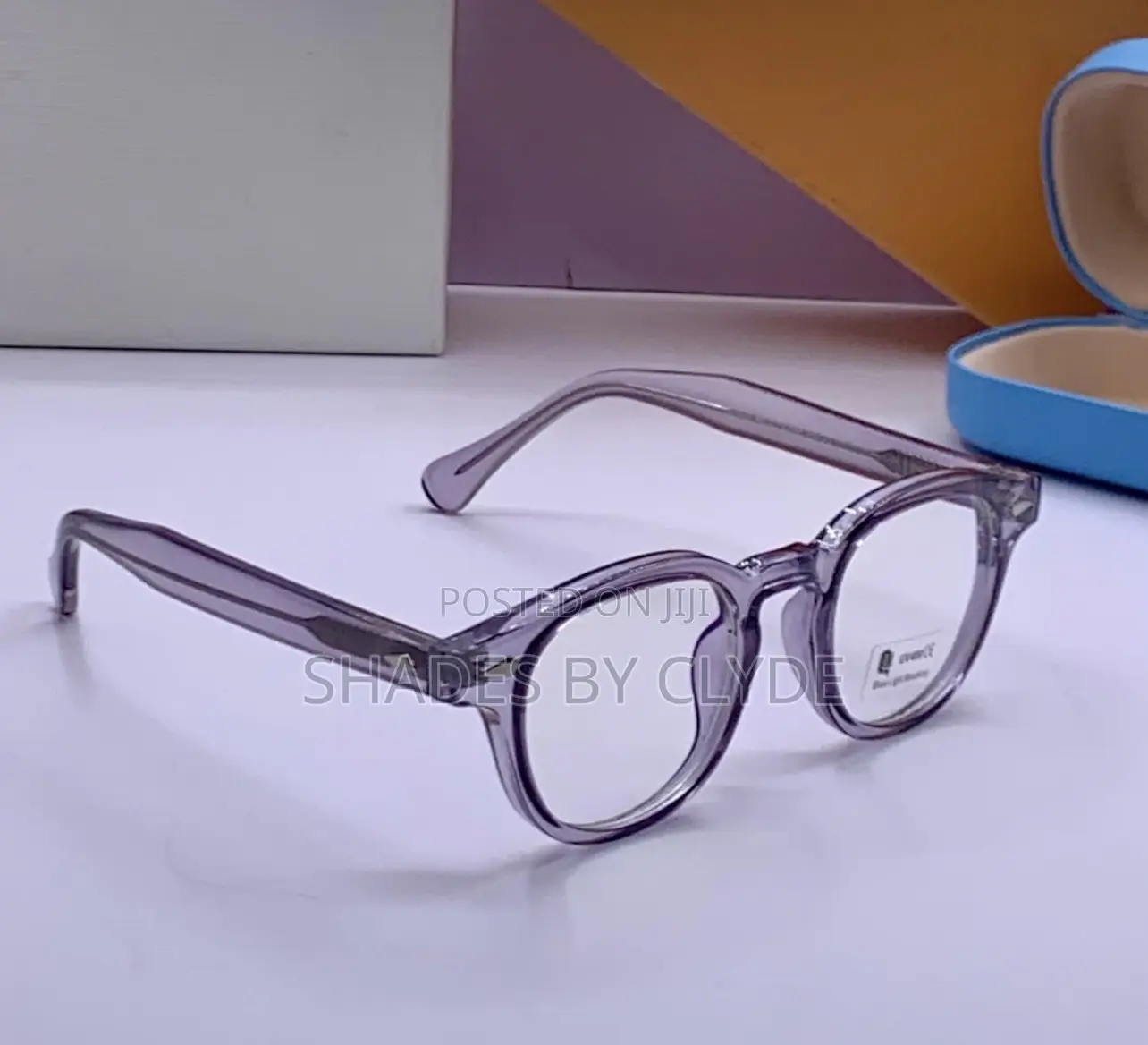 **Chic Round Eyeglass Frames – Trendy & Sophisticated