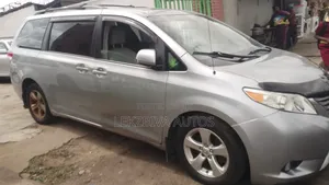 Toyota Sienna XLE 7 Passenger 2012 Silver