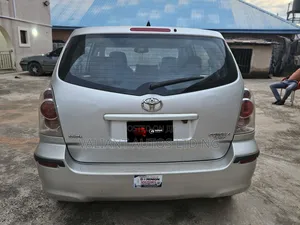 Toyota Verso 1.8 2009 Silver