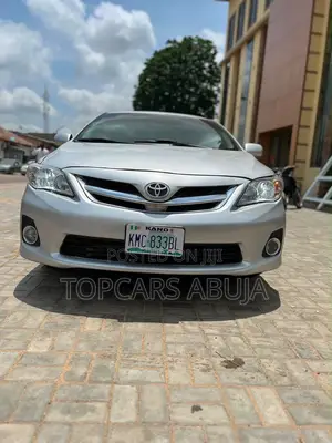 Toyota Corolla 2010 Silver