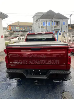 Chevrolet Silverado 2023 Red