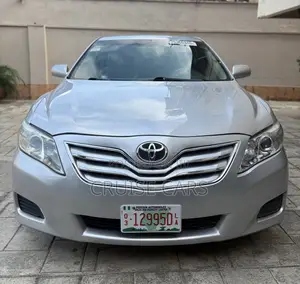 Toyota Camry LE V6 4dr Sedan (3.5L 6cyl 6A) 2011 Silver