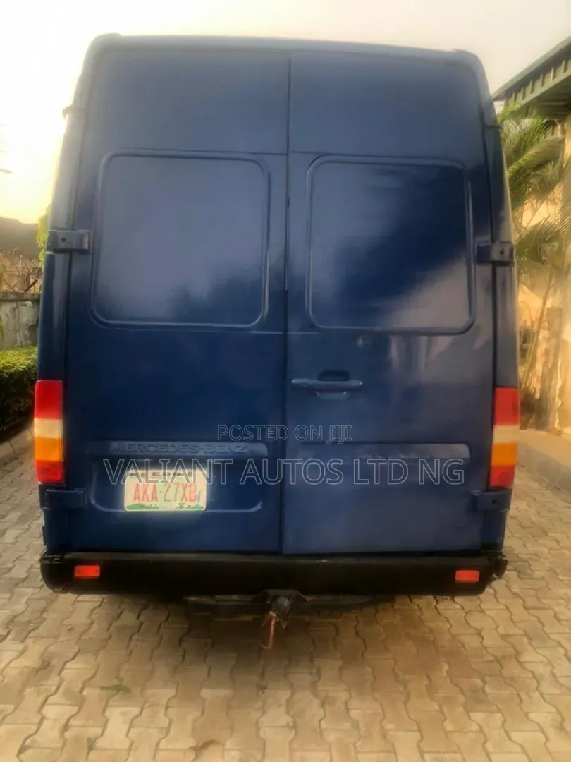 Mercedes-Benz Sprinter 2006 Blue