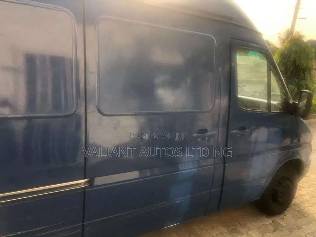 Mercedes-Benz Sprinter 2006 Blue