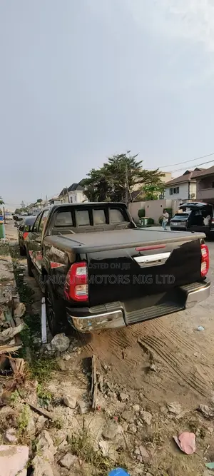 Toyota Hilux SR5 BLACK 4x4 2015 Black