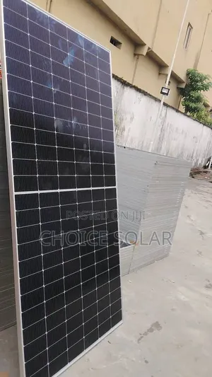 585w Grade a Solar Panel