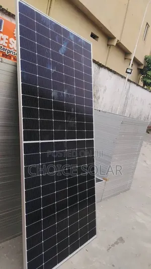 585w Grade a Solar Panel