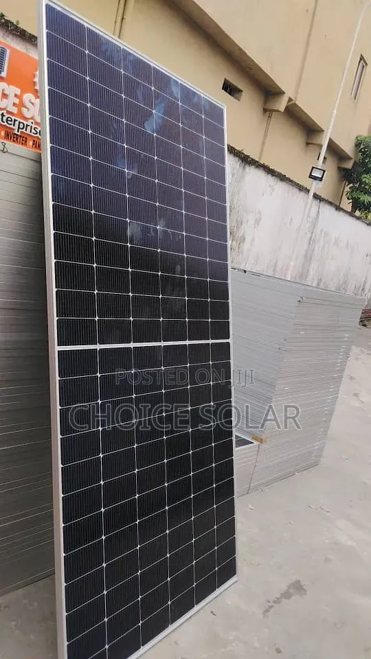 585w Grade a Solar Panel