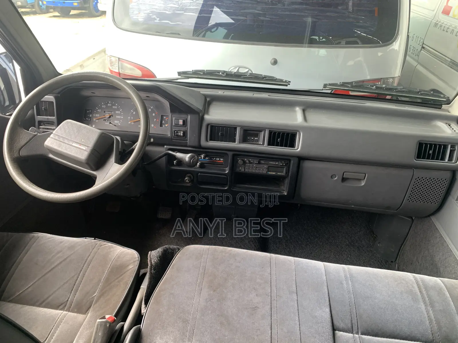 Mitsubishi L300 2005 Blue