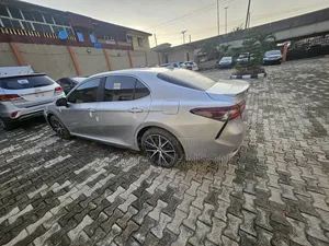 Toyota Camry 2024 Silver