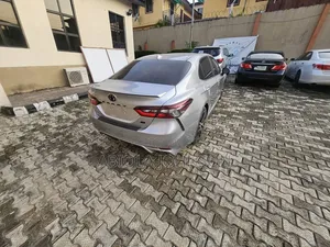 Toyota Camry 2024 Silver