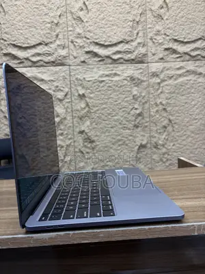 Laptop Apple MacBook Pro 2020 32GB Intel Core i7 SSD 1T
