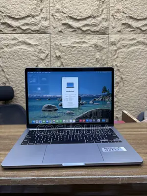 Laptop Apple MacBook Pro 2020 32GB Intel Core i7 SSD 1T