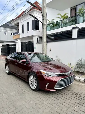 Toyota Avalon Limited Sedan FWD (3.5L 6cyl 6A) 2013 Burgundy