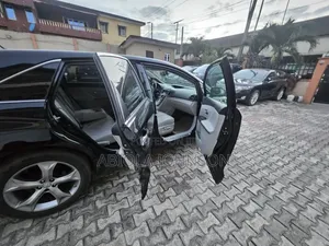 Toyota Venza 2010 Black