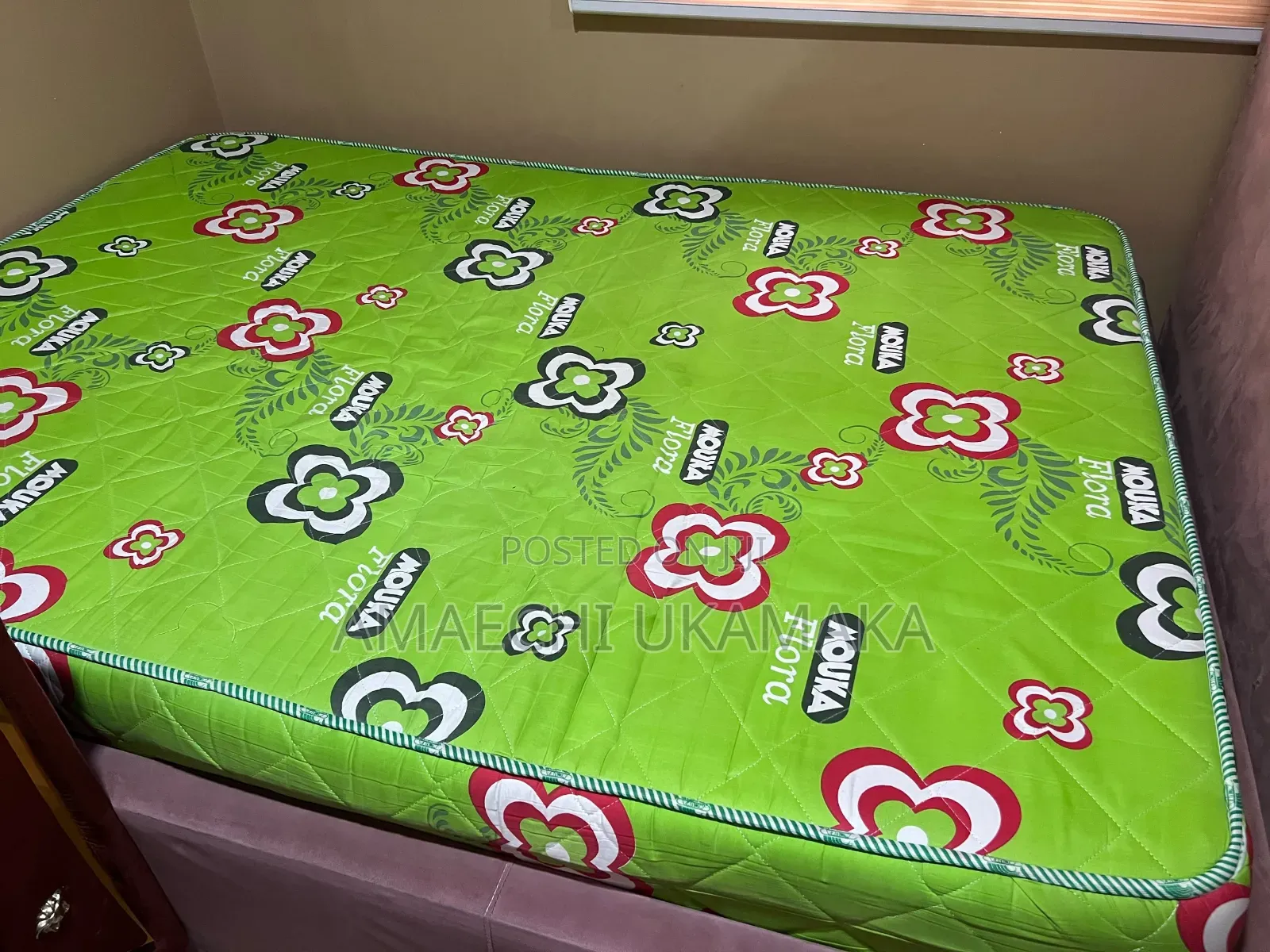 Bed/Bedframe