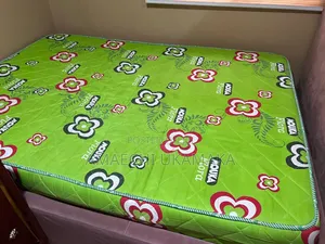 Bed/Bedframe