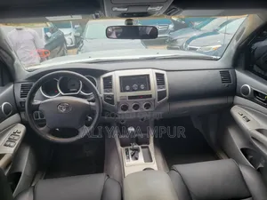 Toyota Tacoma 2006 Silver