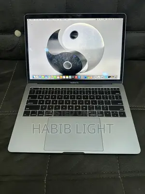 Laptop Apple MacBook Pro 2017 16GB Intel Core i5 SSD 256GB