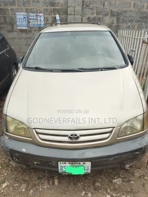 Toyota Sienna 2002 Gold