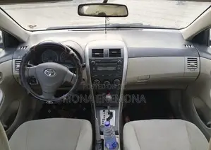 Toyota Corolla 2010 Silver