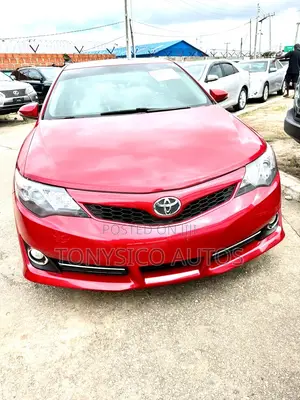 Toyota Camry SE V6 4dr Sedan (3.5L 6cyl 6A) 2013 Red