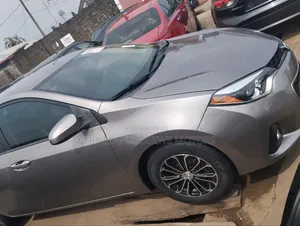 Toyota Corolla 2016 Gold
