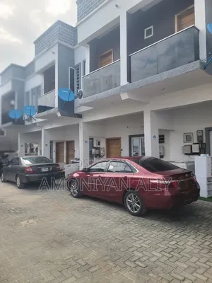 3bdrm Duplex in Ikota for sale