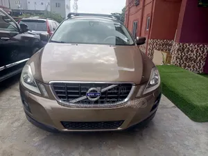 Volvo XC60 2010 Gold