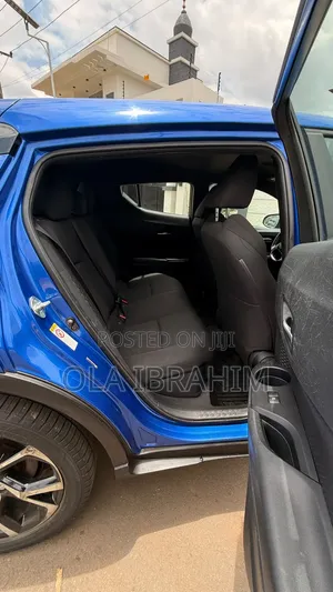 Toyota C-HR 2018 Blue