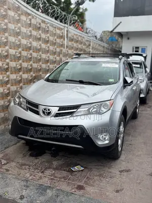 Toyota RAV4 Limited 4dr SUV AWD (2.5L 4cyl 6A) 2015 Silver