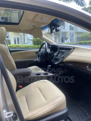 Toyota Avalon Limited 4dr Sedan (3.5L 6cyl 6A) 2014 Gold