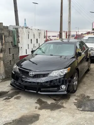 Toyota Camry SE V6 4dr Sedan (3.5L 6cyl 6A) 2013 Black
